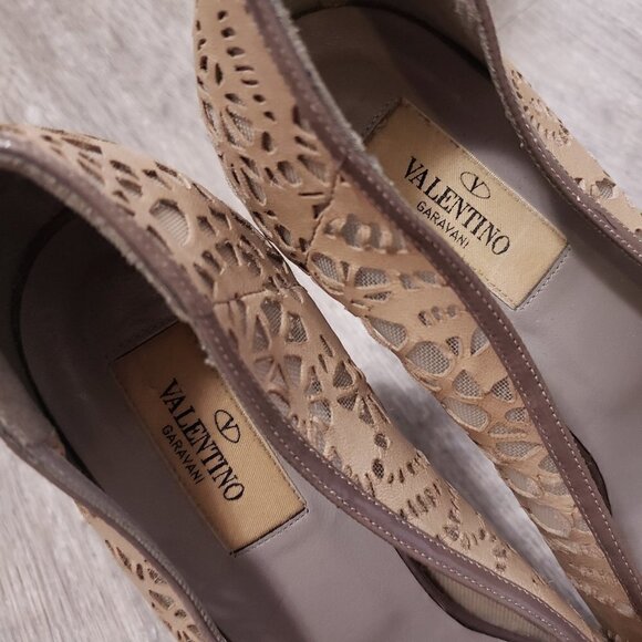 Valentino Laser Cut Leather Mesh Pumps 39.5 - Picture 8 of 11